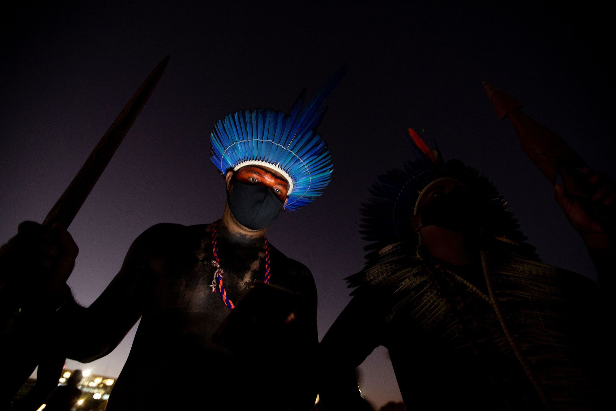 Representantes de diversos pueblos indígenas se unen a los opositores del presidente de Brasil, Jair Bolsonaro.JOÉDSON ALVES / EFE