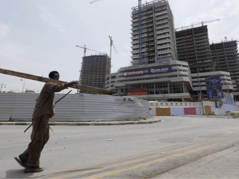 Behind high-rise buildings and skyscrapers hides poverty and inequality in urban Angola